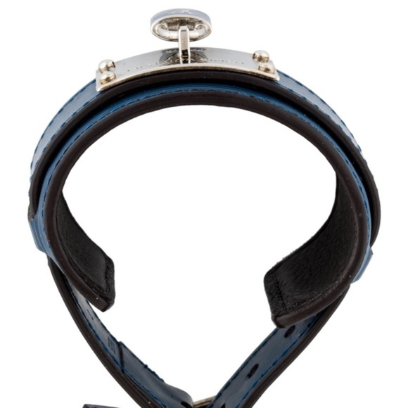 Louis Vuitton Epi leather infinity bracelet. Unique color r77​ - Picture 3 of 4